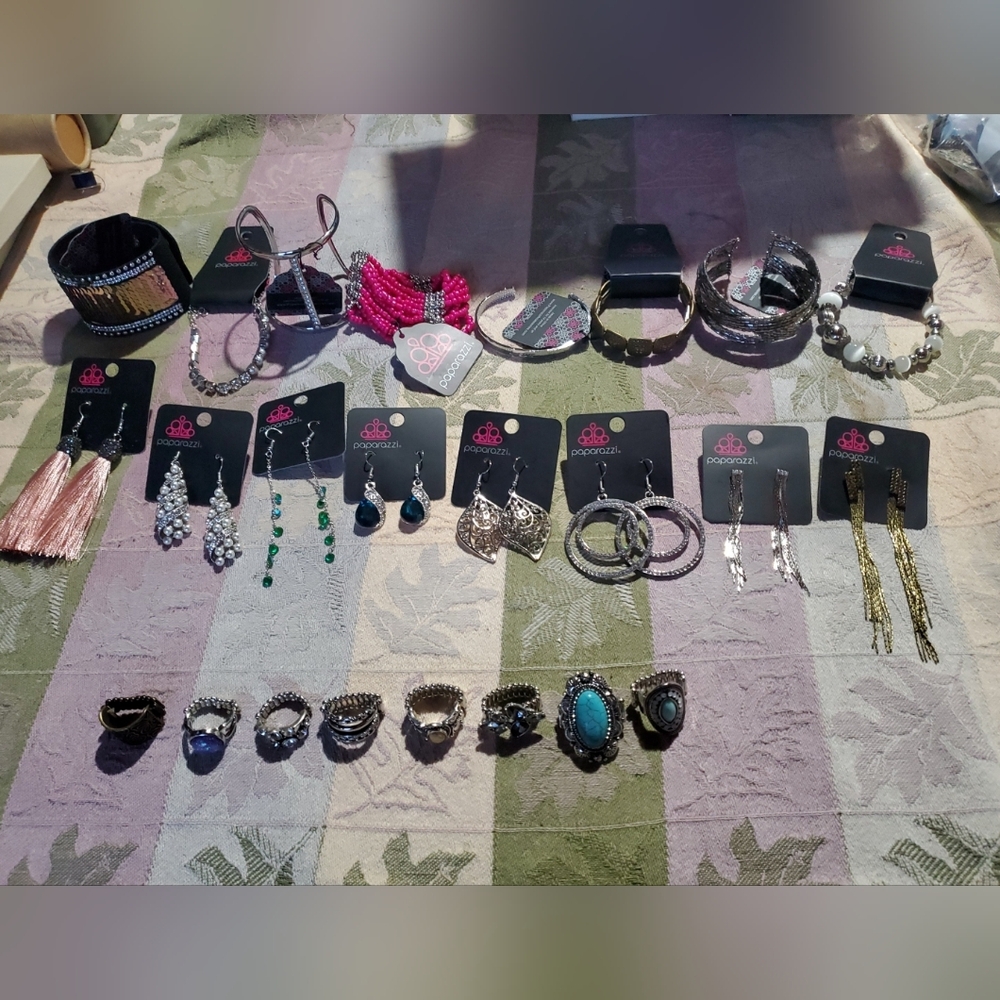 Paparazzi Costume Jewelry 8 Bracelets 8 Earrings 8 Rings NWT Listing 1